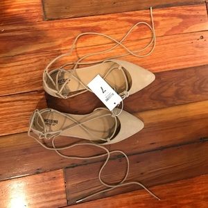 NWT lace up flats