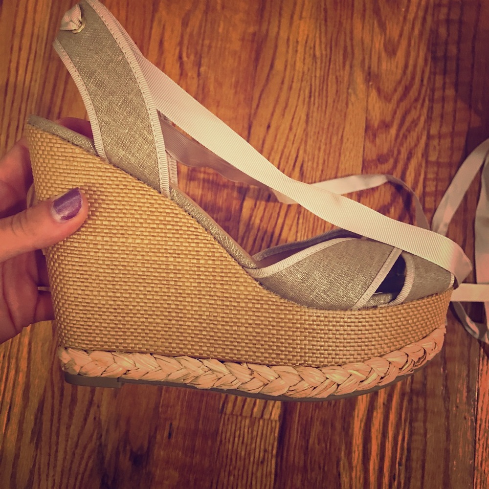 JustFab wedges ! Beautiful brand new condition!