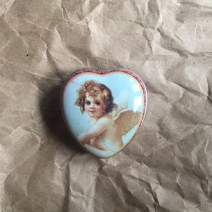 tiny vintage angel heart box