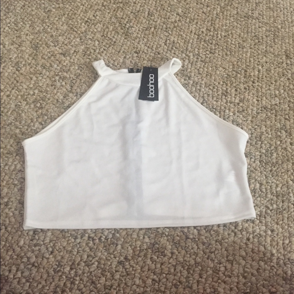 Boohoo plus cream zip back crop top