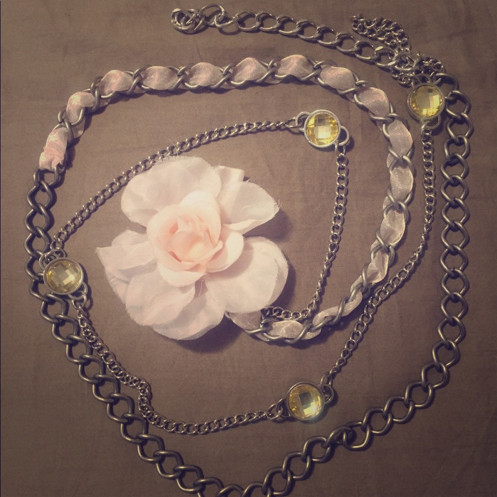 Chain belt with rose. LOFT