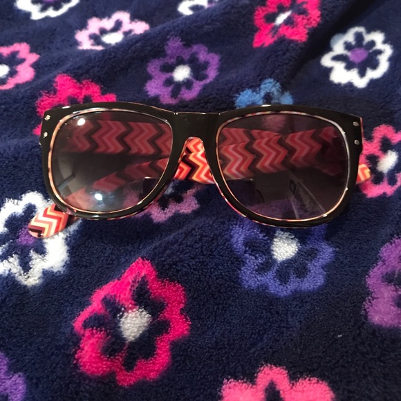 Sunglasses - Picture 3 of 3