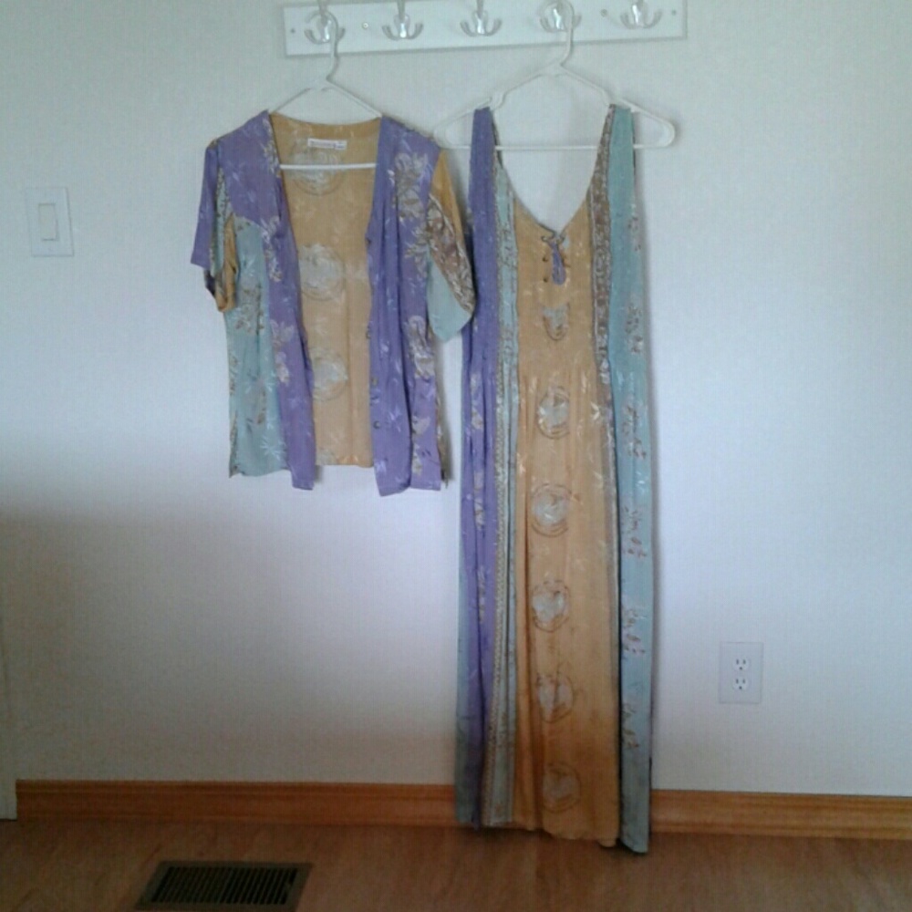 Ladies rayon 2 piece dress never worn