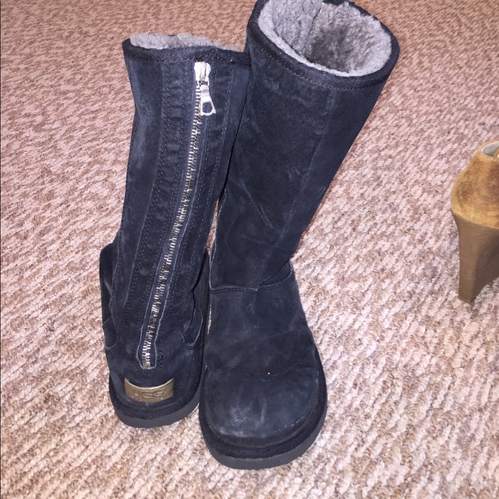 Black zip up uggs