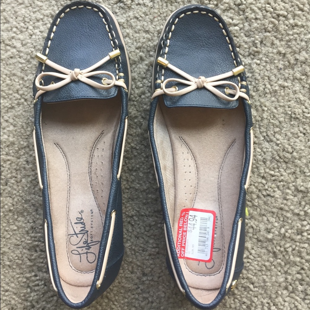 Life stride soft system boat shoes. Size 7M.