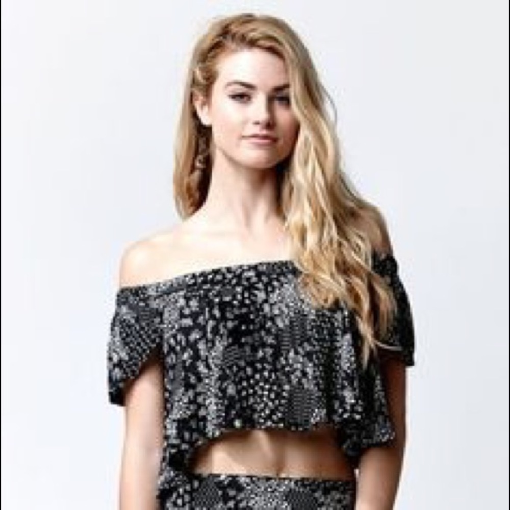 🆕RAGA OUT FOR THE NIGHT CROP TOP - Picture 3 of 5