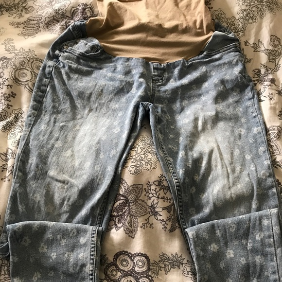 Motherhood Maternity Capris - Picture 1 of 3