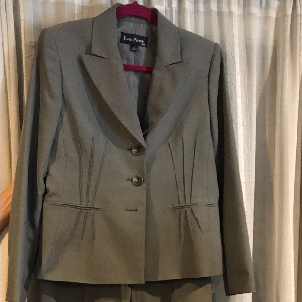 NWOT Evan Picone Gorgeous Business Suit