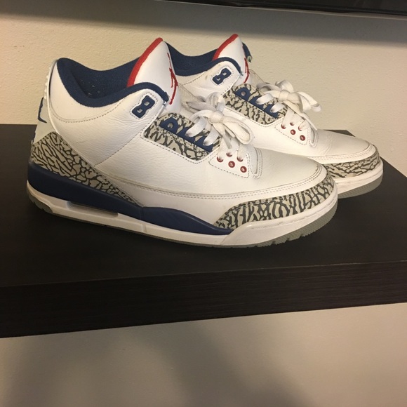Jordan 3s - Picture 3 of 4