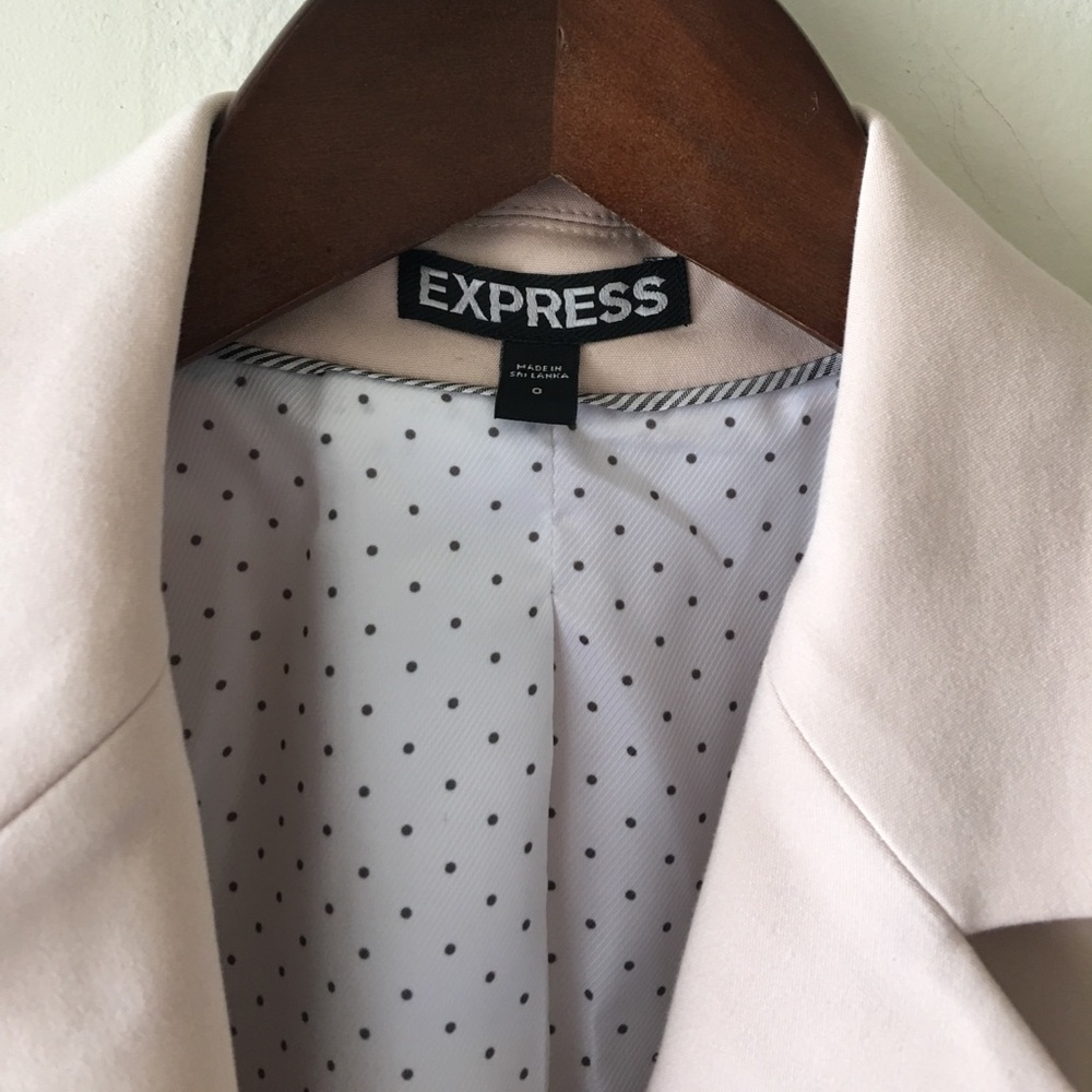 Express Millennial Pink Blazer - Picture 3 of 8