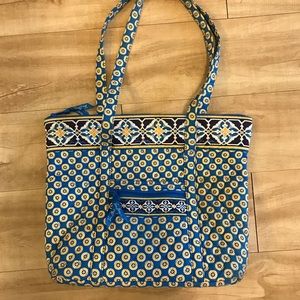 Vera Bradley tote : barely used!