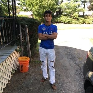 Meet your Posher, Jonathan