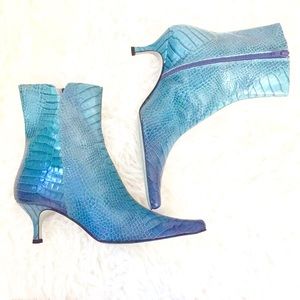 NWOB Cynthia Rowley teal ankle boots