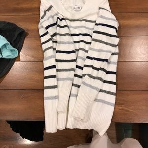 Women's pull over sweater