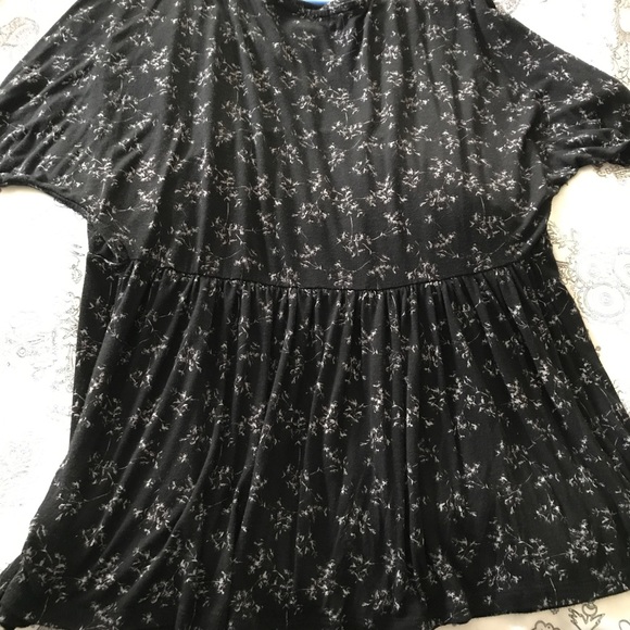 Old Navy Maternity Shirt - Picture 2 of 3