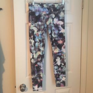 Fabletics "solar" work out leggings
