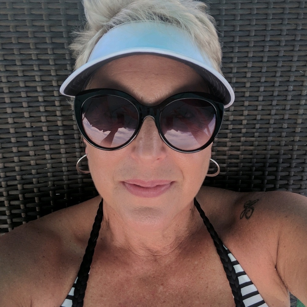 Meet your Posher, Lisa