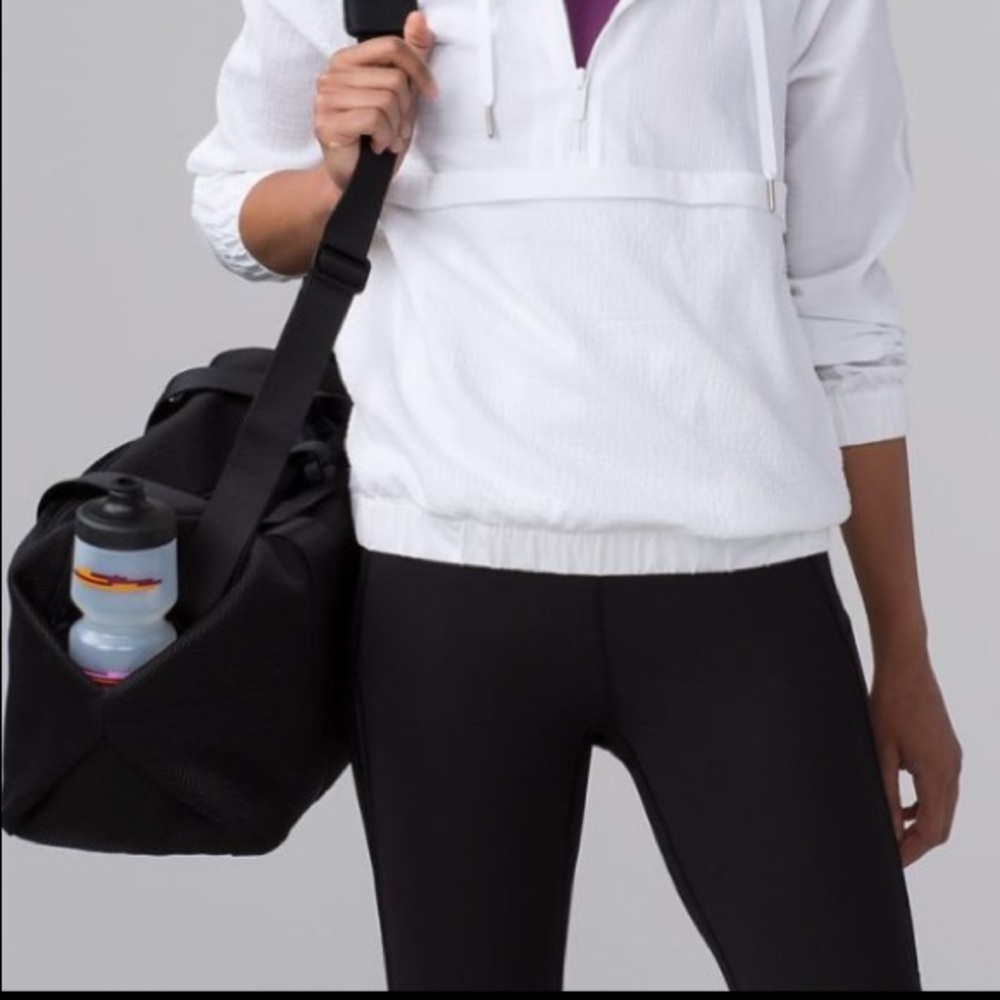 NWT BLACK LULULEMON FAST TRACK DUFFLE BAG MESH - Picture 2 of 8