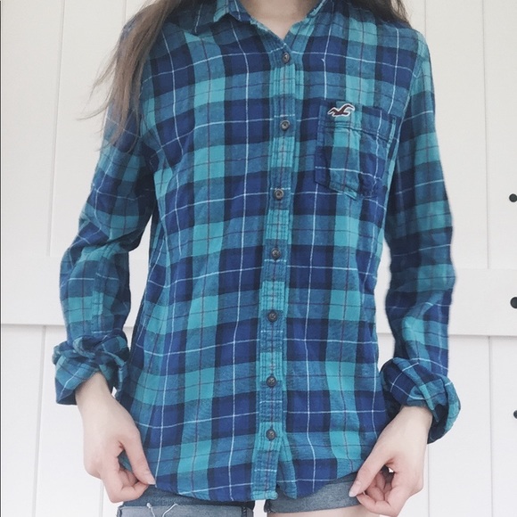 💰Blue plaid button up shirt - Picture 2 of 7