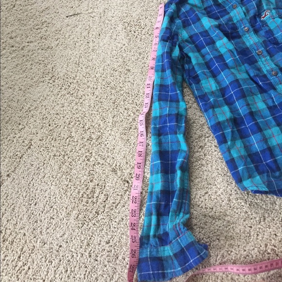 💰Blue plaid button up shirt - Picture 6 of 7