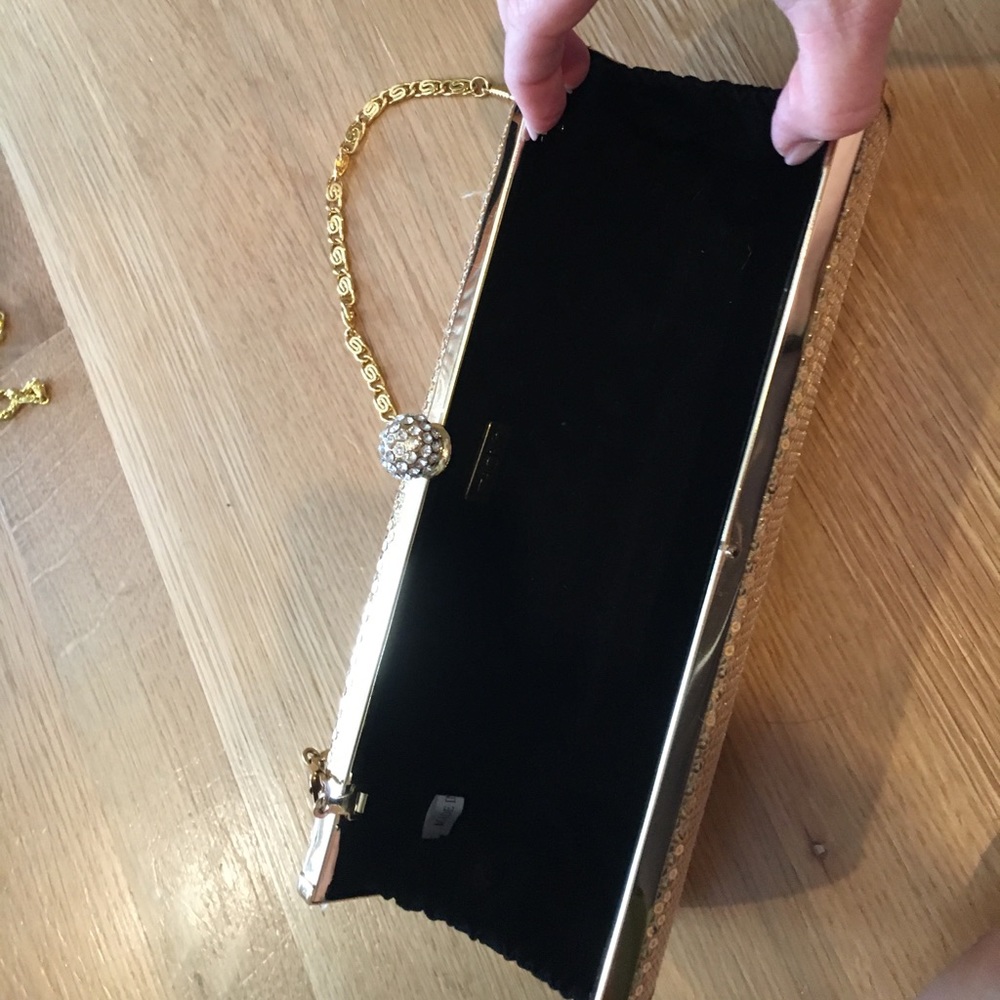 Cache Gold Clutch - Picture 4 of 5