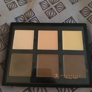 Anastasia Beverly Hills Light Cream Contour Kit