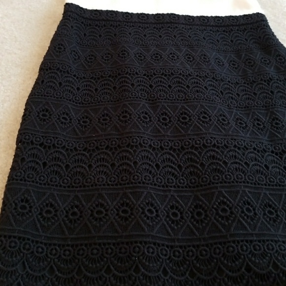 !!SOLD!! LOFT Petite Black and White Dress - Picture 3 of 6