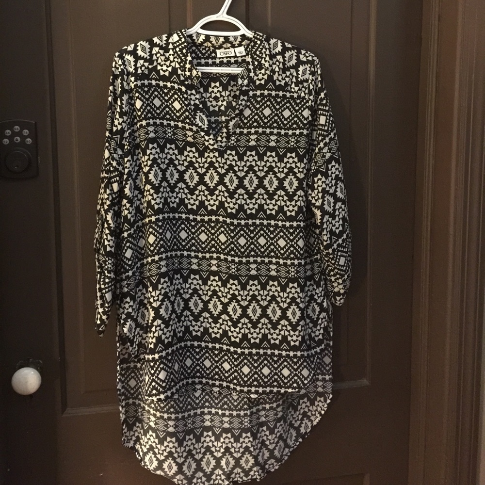Beautiful Pattern Breezy Tunic - Size Large
