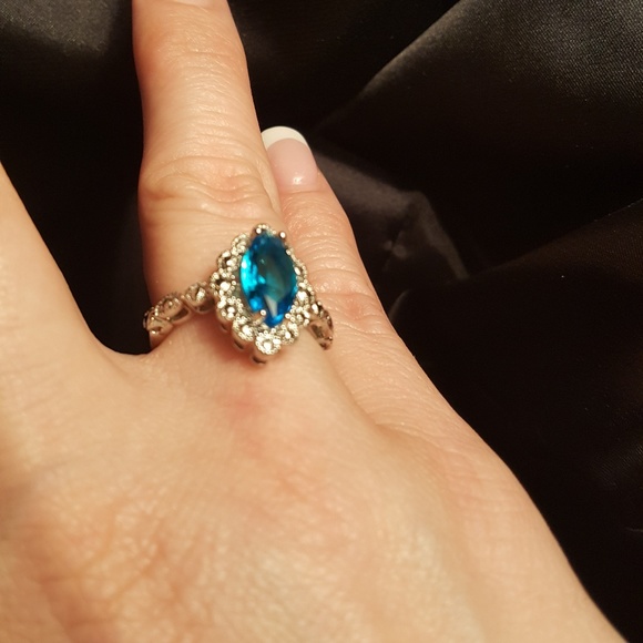 Aqua Colored and Silver ring - Picture 4 of 4