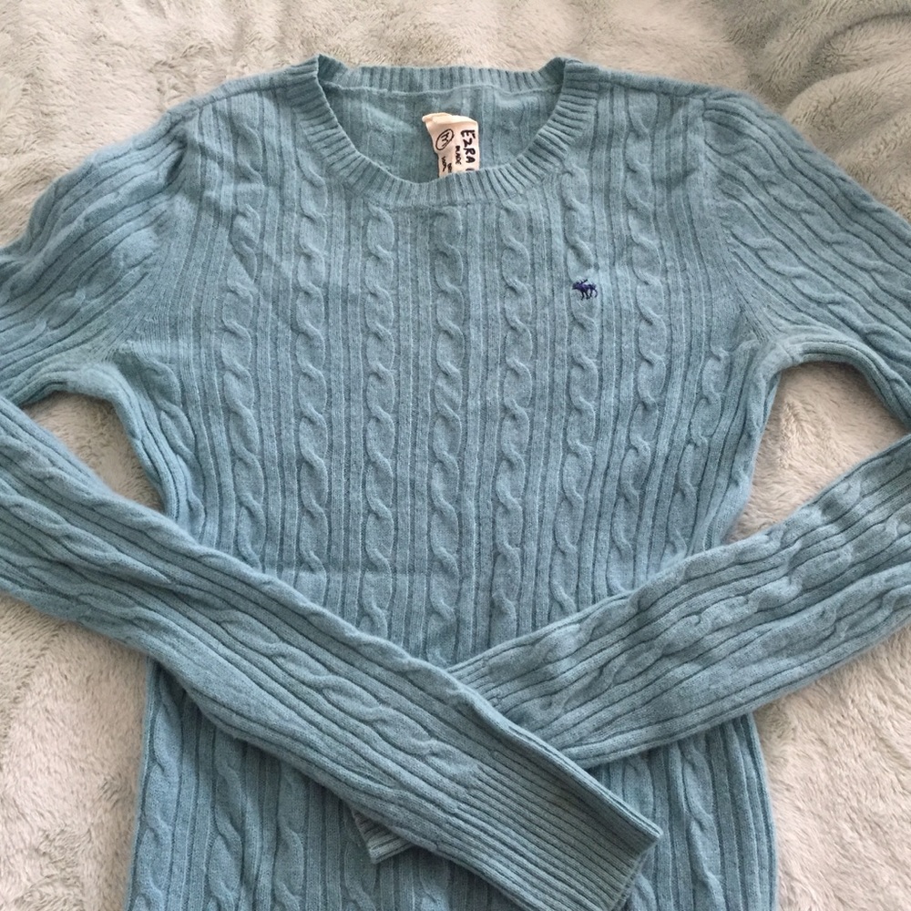 Ezra Fitch Soft Cableknit Sweater