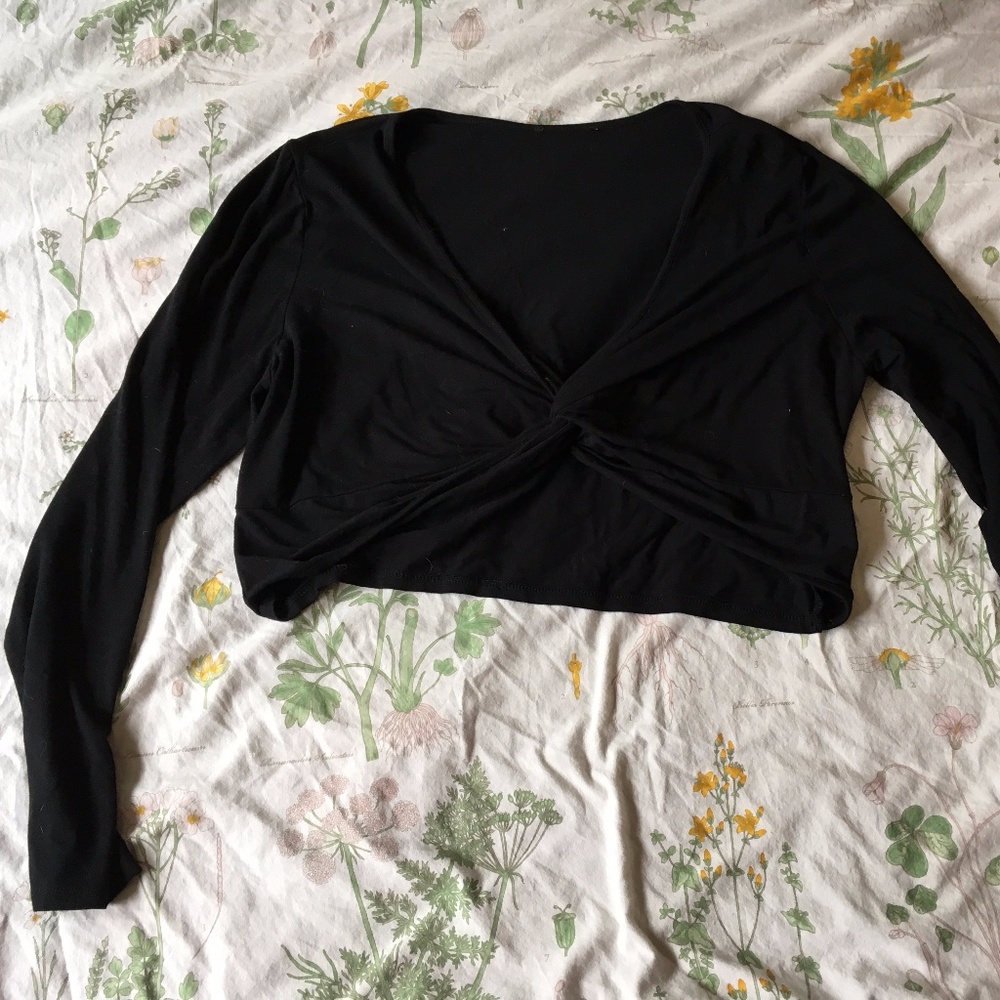 plus long sleeved v-neck twist layering crop top