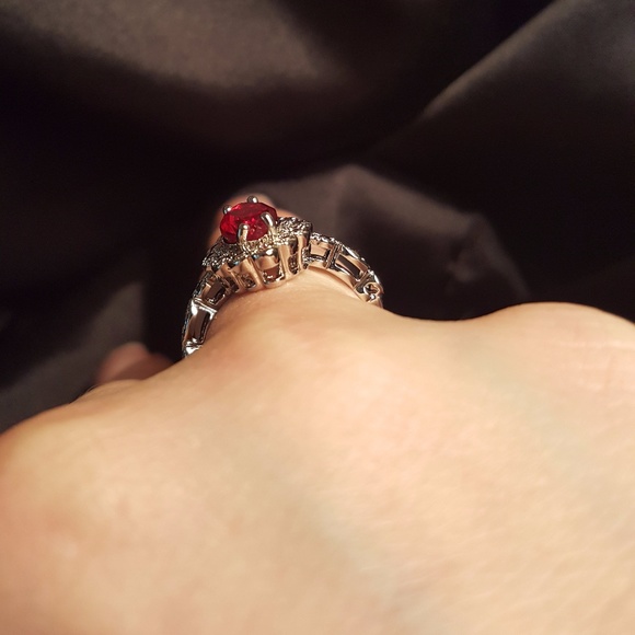 Red Stone Silver Ring - Picture 4 of 4