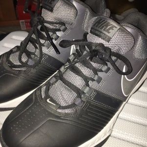 NEVER WORN GREY NIKES!