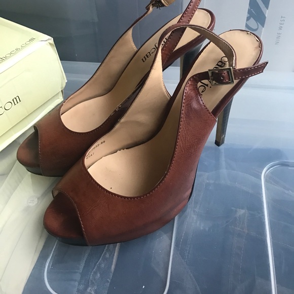 Cathy Jean slingback peep toe pumps - Picture 6 of 6