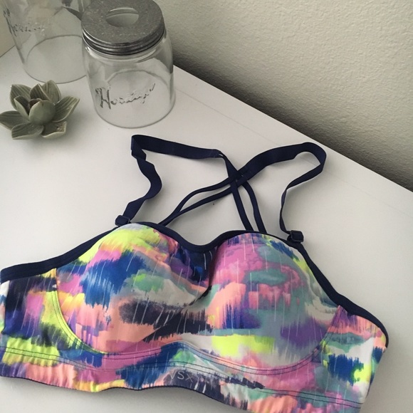 Victoria's Secret Sports Bra - Picture 1 of 3