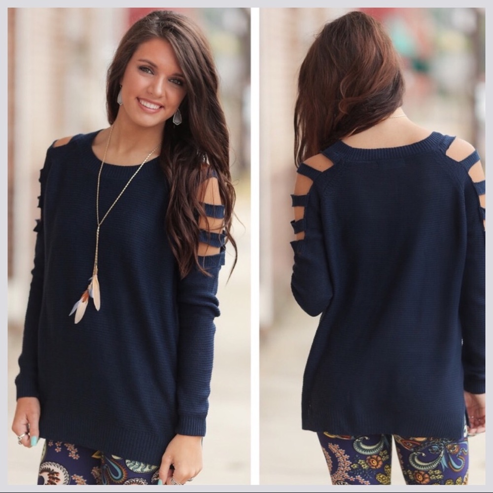 🌀LAST ONE!!🌀NAVY CUTOUT SHOULDER SWEATER🌀 - Picture 1 of 1
