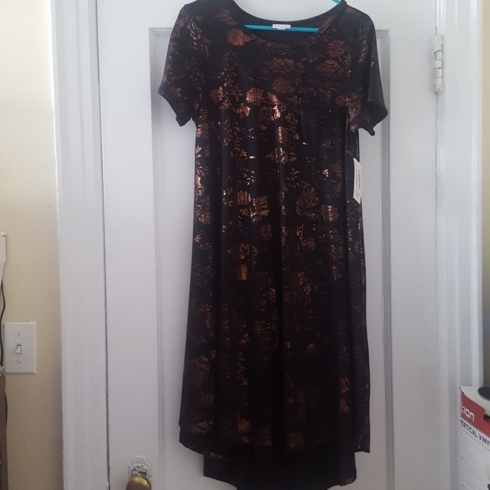 NWT Lularoe holiday edition carly w/ bronze print