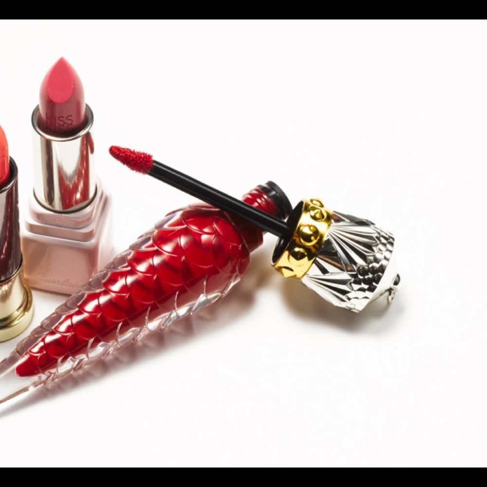 For your health do not buy open box cosmetics!!