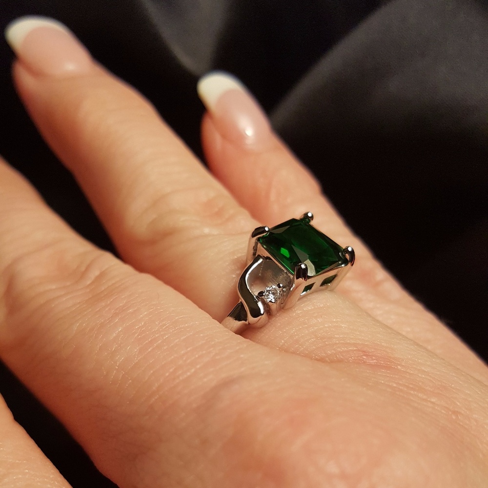 Simple Green and Silver Ring