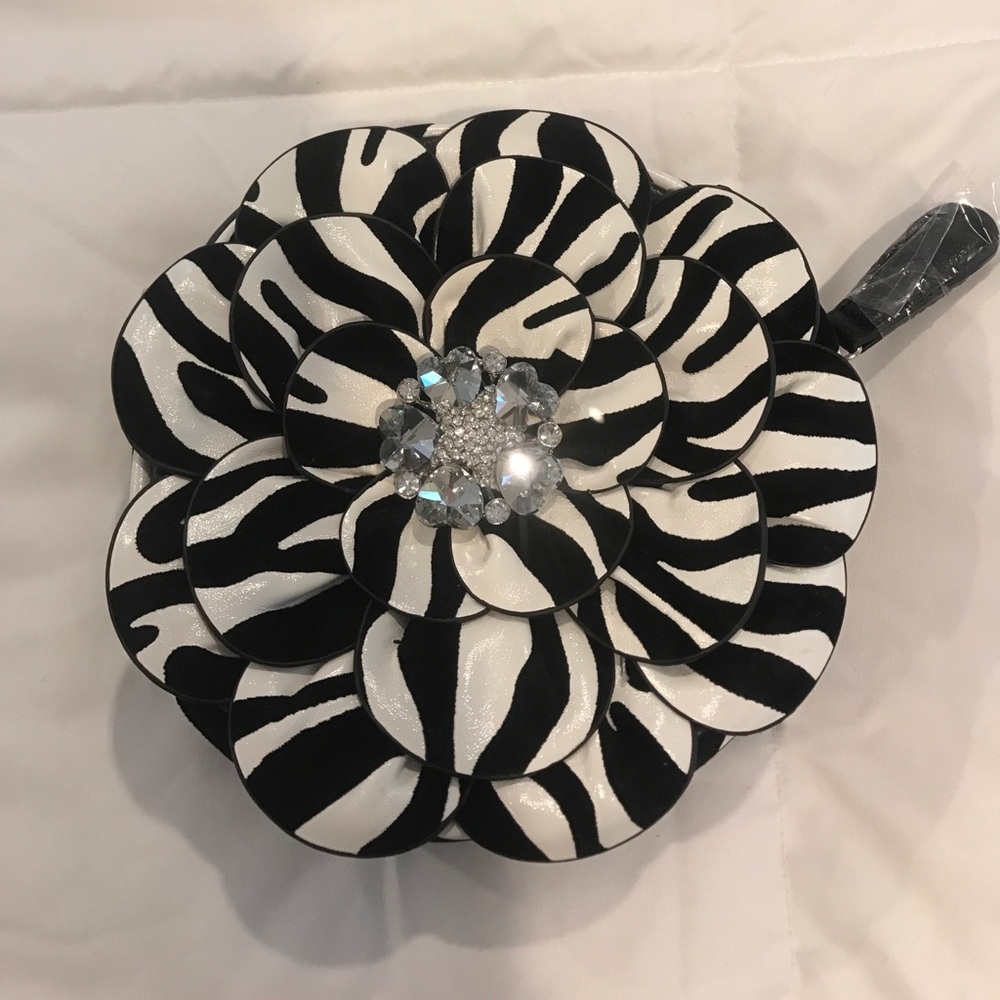 Zebra Flower purse 👛 🐅