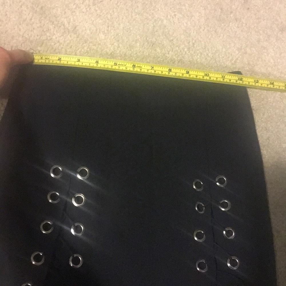 Lace up black skirt - Picture 6 of 8