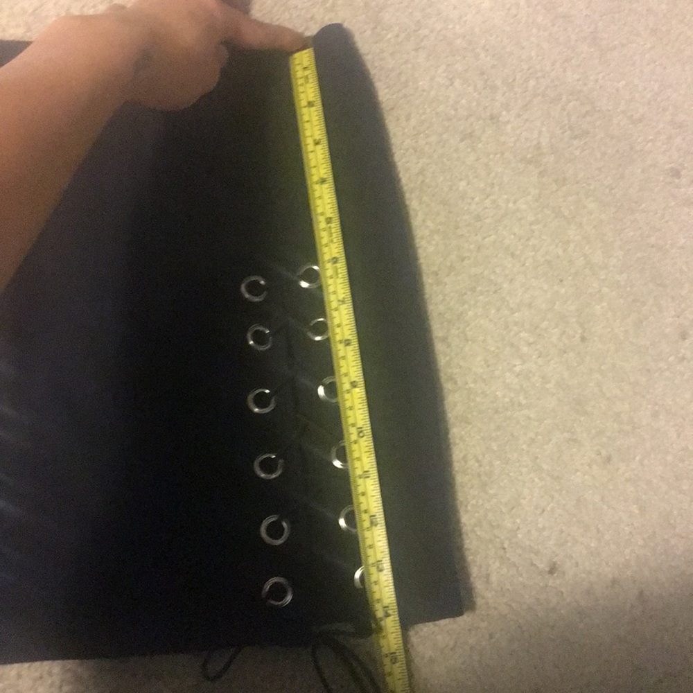 Lace up black skirt - Picture 7 of 8