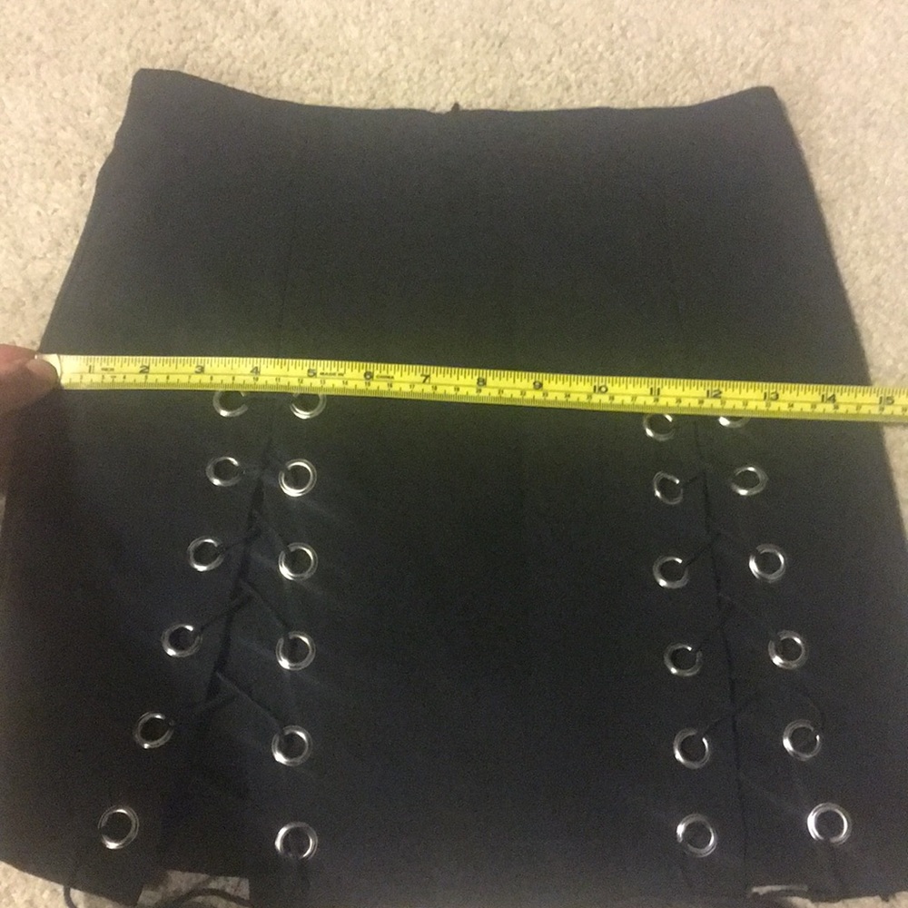 Lace up black skirt - Picture 8 of 8