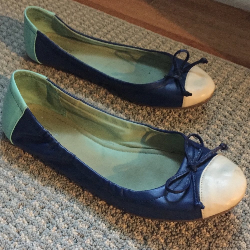 LOFT flats. Adorable!