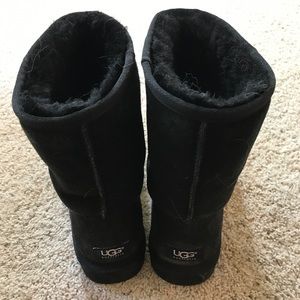 Ugg Black Short Size 9.