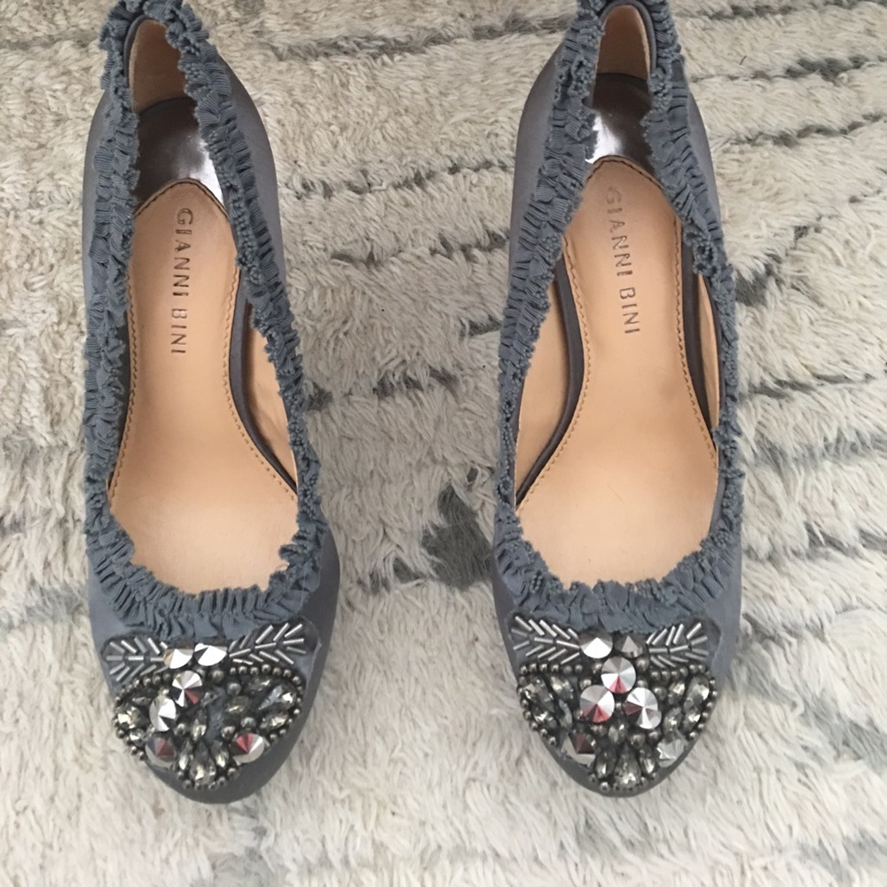 Bejeweled gray Gianni Bini heels
