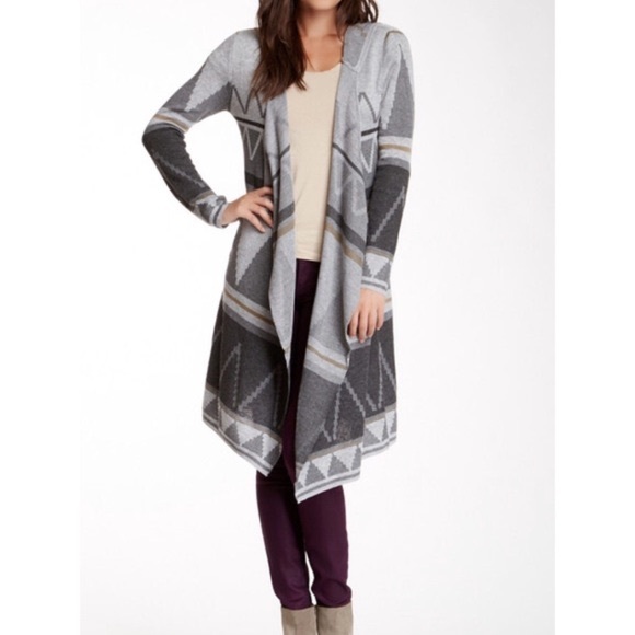 Sweaters - 💥NWT💥Hooded Patterned Cardigan Sweater