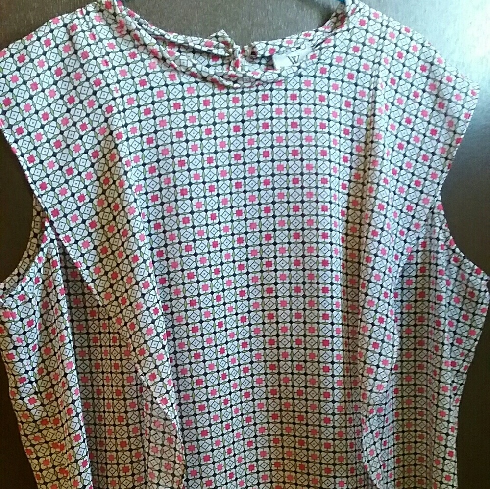 Sleeveless lightweight /polyester