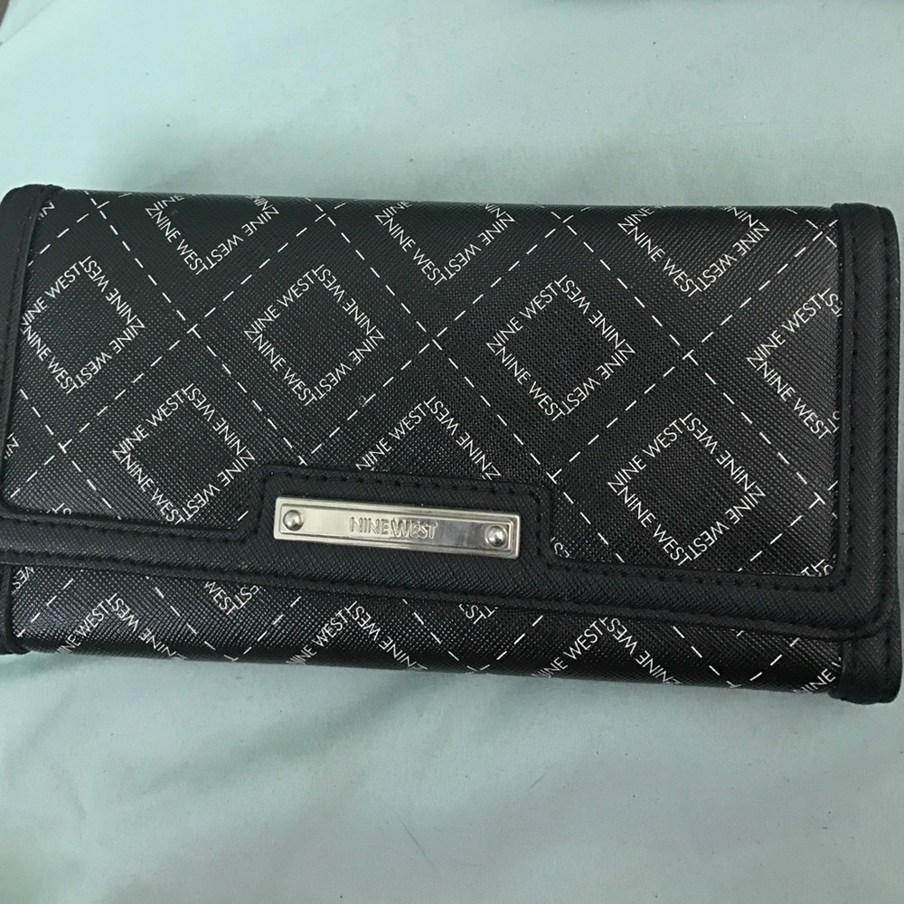 Nine West wallet