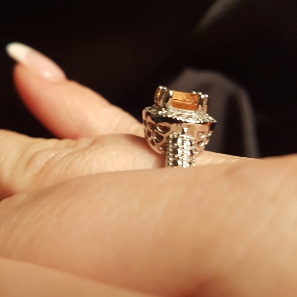 Citrine Colored Stone ring - Picture 4 of 5